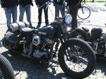 Mit 25 alten Harleys durch den Kreis Stormarn fahren